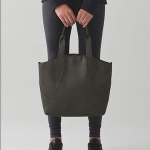 Lululemon All Day Tote Mini